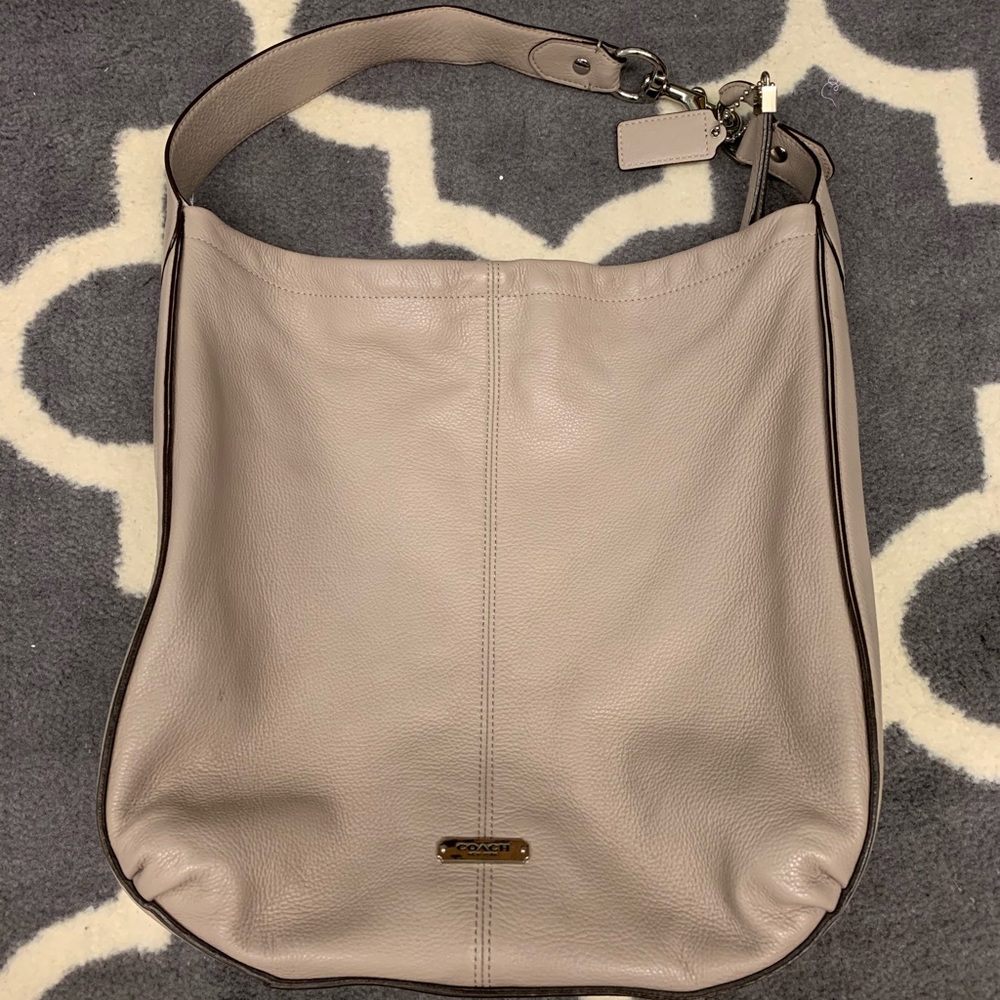 Make offer!! Coach Park Avery Studded Hobo